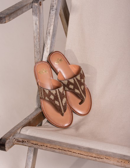 FLIP FLOPS WITH DIAMOND